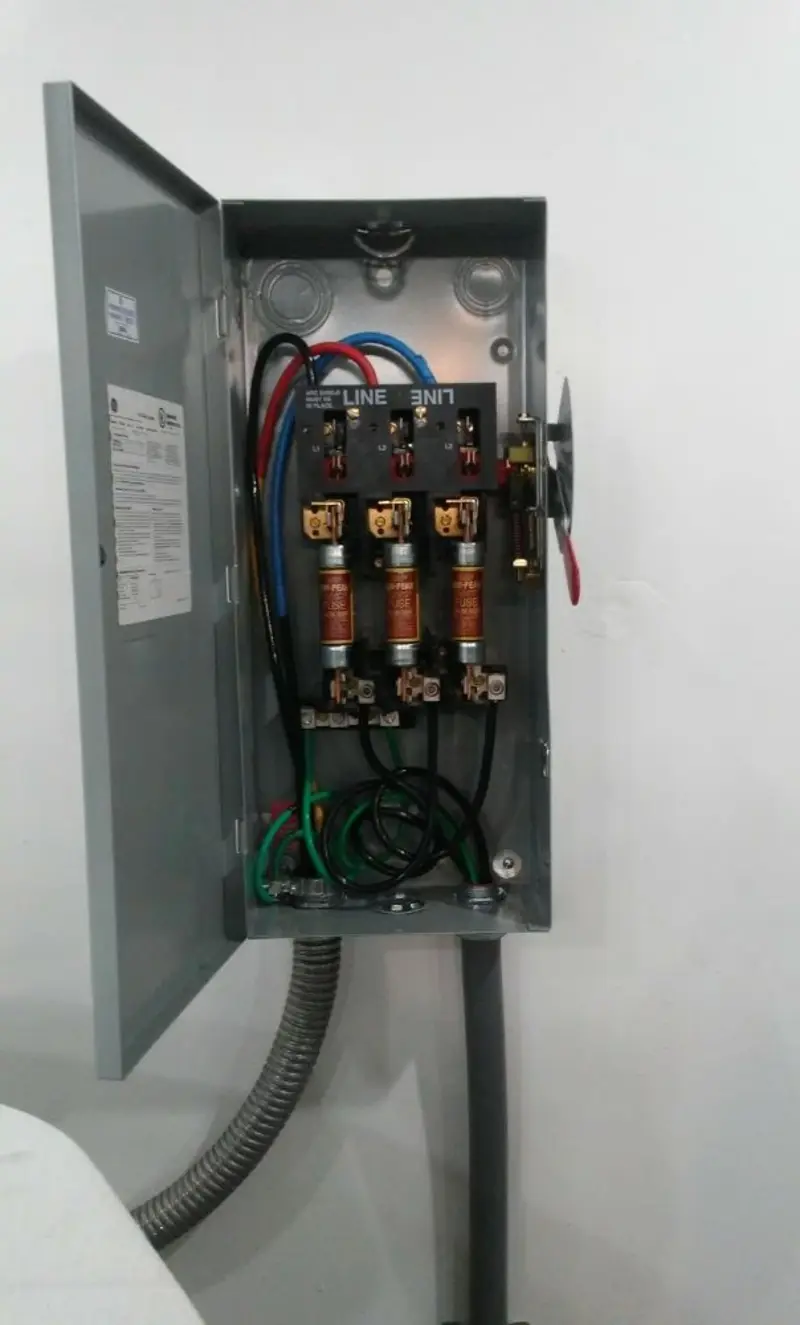 Three-phase disconnect switch installed for Smoke Detector Installation in Savannah